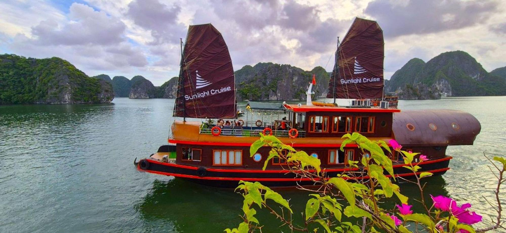 Sunlight Boutique Cruise - Cat Ba Island Ξενοδοχείο Χα Λονγκ Εξωτερικό φωτογραφία
