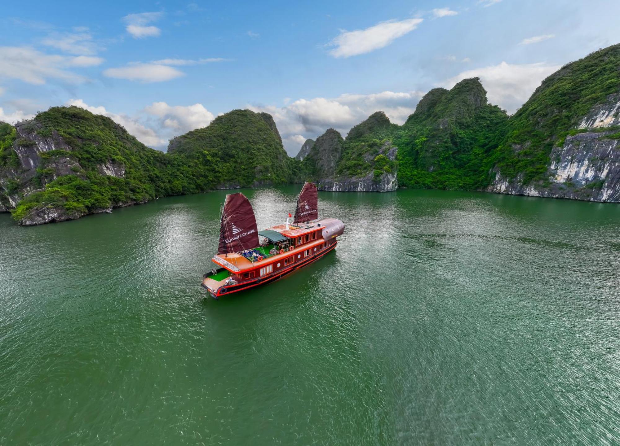 Sunlight Boutique Cruise - Cat Ba Island Ξενοδοχείο Χα Λονγκ Εξωτερικό φωτογραφία