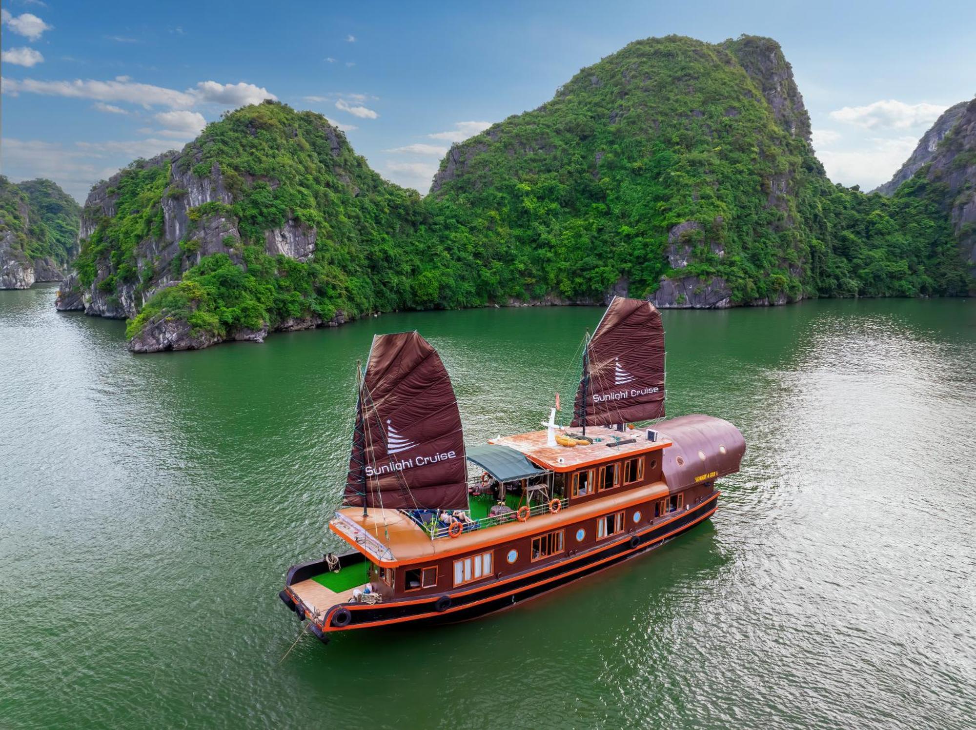 Sunlight Boutique Cruise - Cat Ba Island Ξενοδοχείο Χα Λονγκ Εξωτερικό φωτογραφία