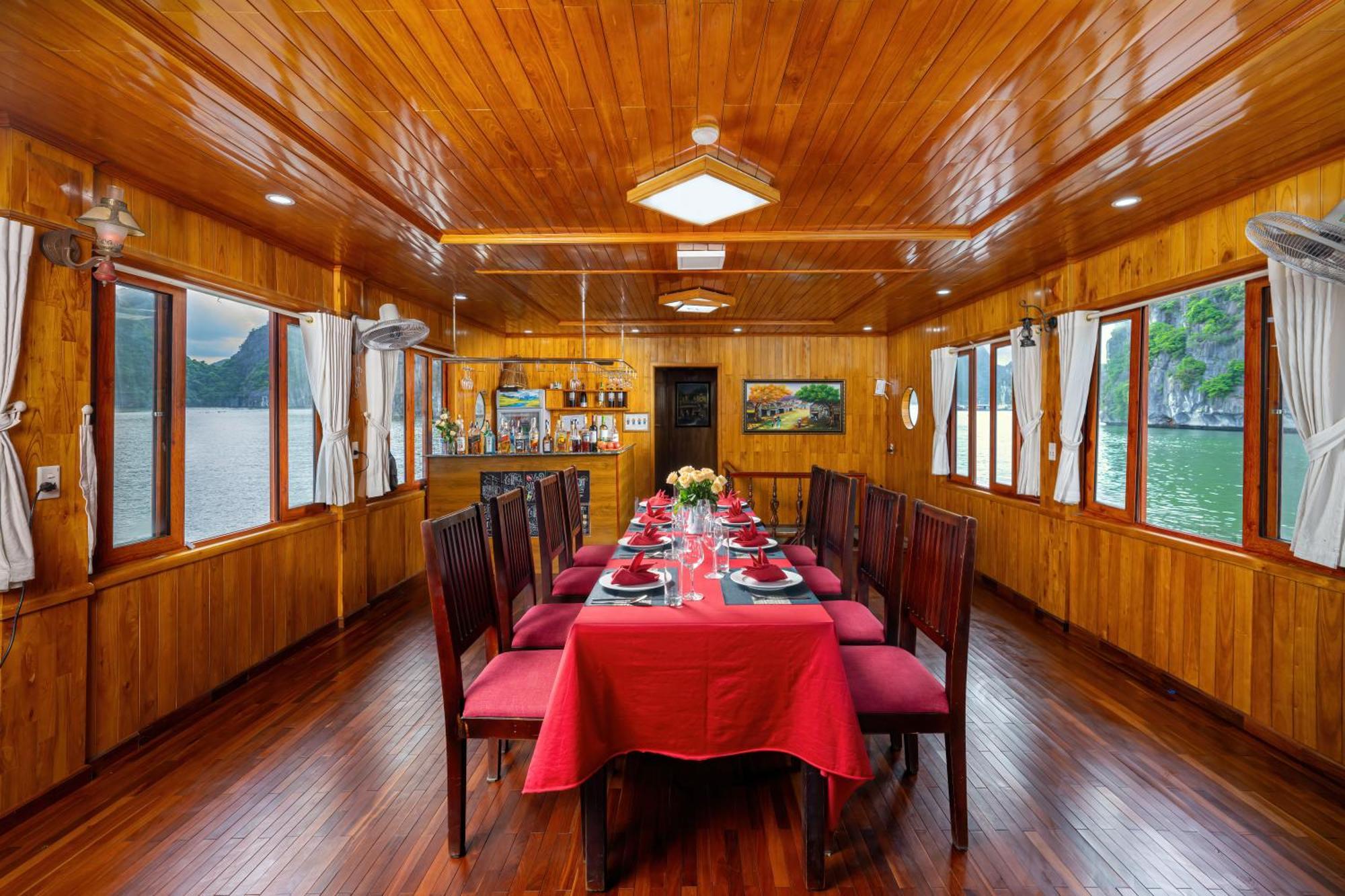 Sunlight Boutique Cruise - Cat Ba Island Ξενοδοχείο Χα Λονγκ Εξωτερικό φωτογραφία